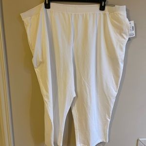 Catherines suprema collection 4X 30/32 W white capri pants
